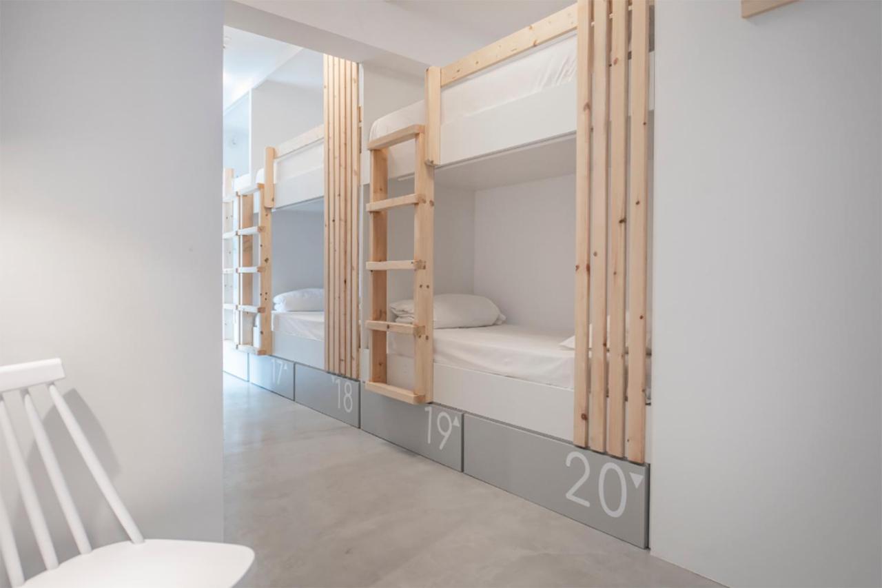 Bedspot Hostel Fira  Eksteriør bilde