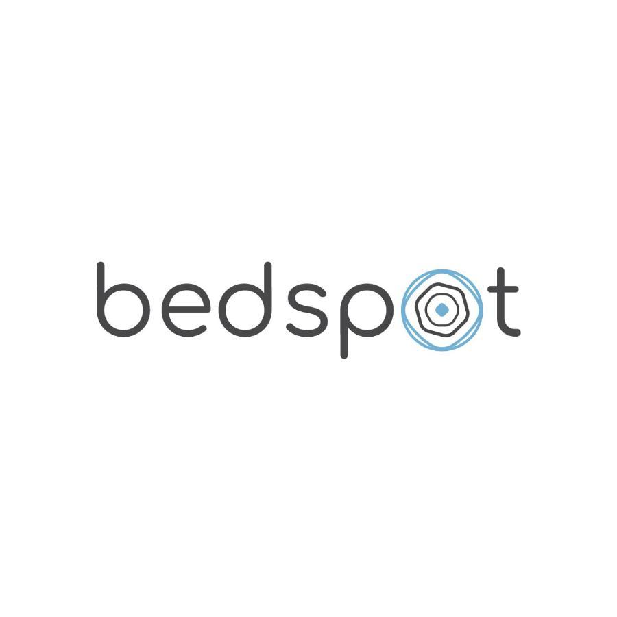 Bedspot Hostel Fira  Eksteriør bilde